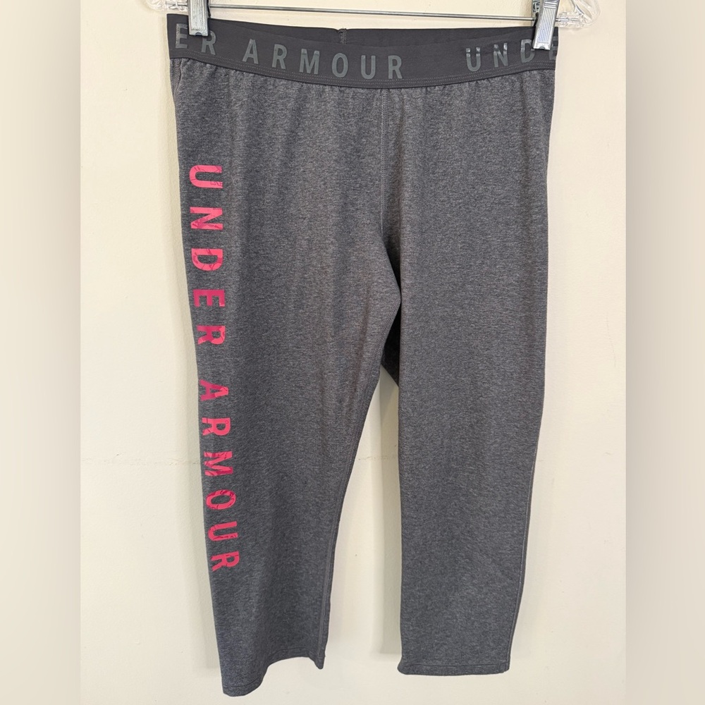 Under Armour base layer gray cropped leggings pink leg logo soft stretch SZ LG